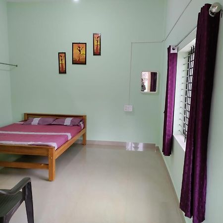 Kukke Guest Room Subrahmanya Buitenkant foto